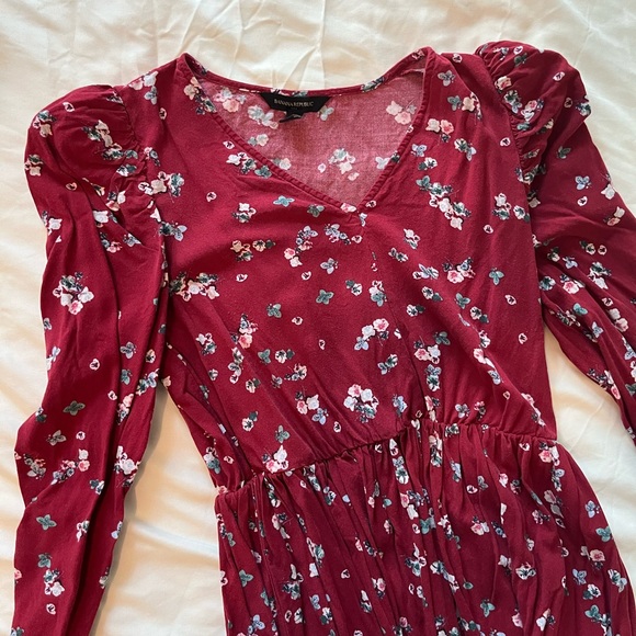 Banana Republic Dresses & Skirts - Banana Republic floral red dress XS